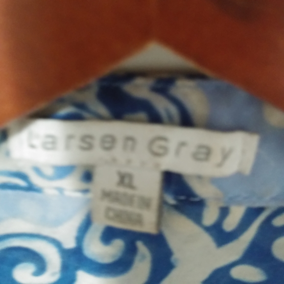 Larsen Gray XL All Over Floral Blue Creme Tunic Top Plus - Picture 5 of 6